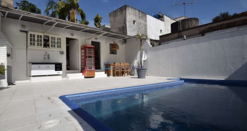 Casa térrea com Piscina, quintal lateral e nos fundos, Edícula Enorme Jardim da Saúde