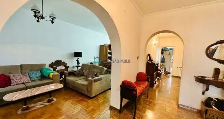 Sobrado no Planalto Paulista para reforma  - no melhor local do bairro.