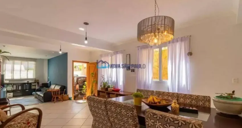 Casa à venda, com 141 m², a 750 m do Shopping Metrô Santa Cruz