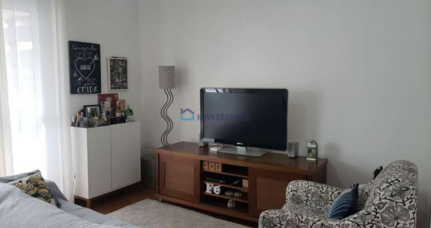 Apartamento à venda na Vila Mariana com 3 quartos e  2 vagas de garagem .