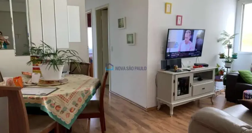 Apartamento à venda no bairro Vila Gumercindo com 3 dormitórios
