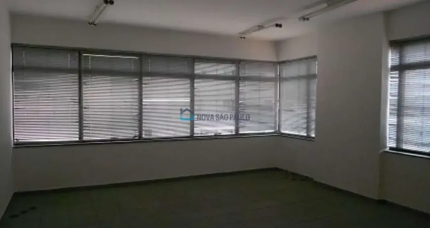 Metrô Saúde - Sala Comercial 32m² - uma vaga de garagem