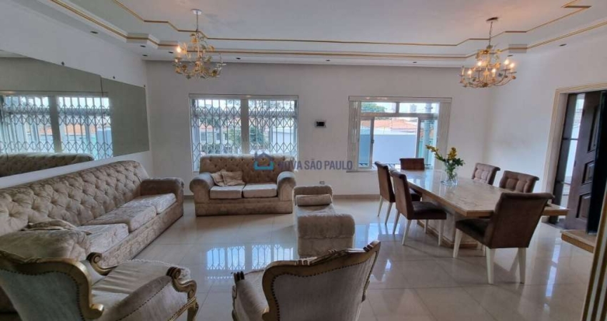 Sobrado Triplex, 7 Dormitórios, 3 suítes, 6Wc, 2 vagas, quintal, Churrasqueira! JD da Saúde
