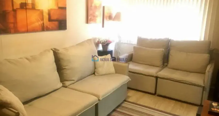 Apartamento Aclimação. Entre as Estações Vergueiro e Paraíso do Metrô.