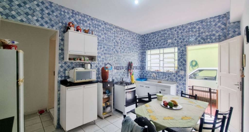 Casa à venda, na Vila Moinho Velho, a 900 metros do metrô Sacomã