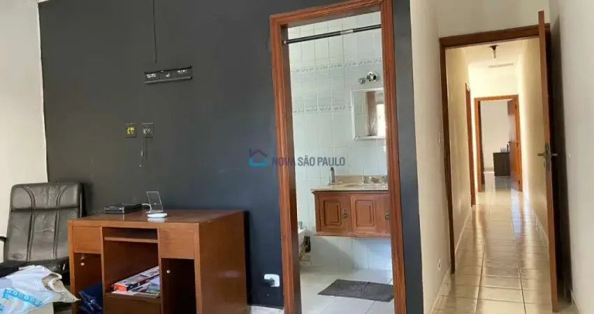 Sobrado com 3 Suítes e 4 Vagas -  Campo Belo