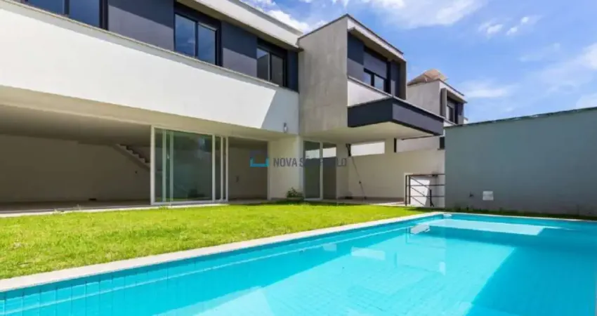 Casa de Condomínio com 4 Quartos e 6 banheiros à Venda, 450 m² por R$ 4.600.000