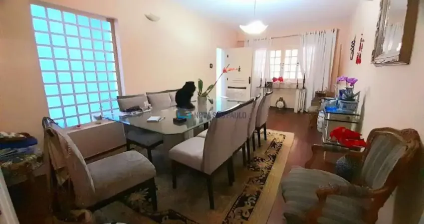 Sobrado com 03 dormitórios e piscina no Planalto Paulista