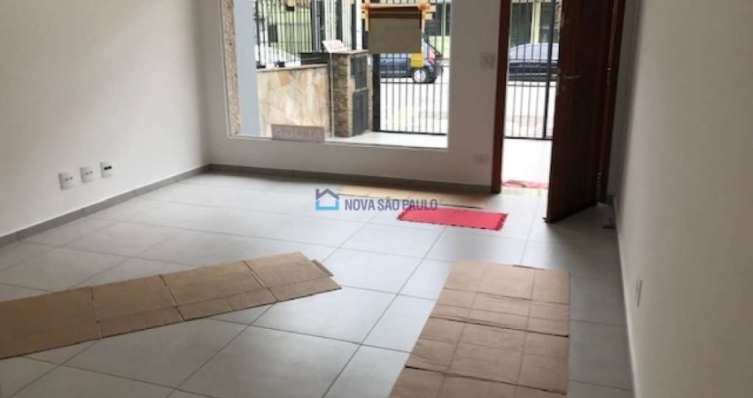 Sobrado Comercial Planalto Paulista 5 Salas, 4 banheiros, cozinha, 1 vaga de garagem, quintal.