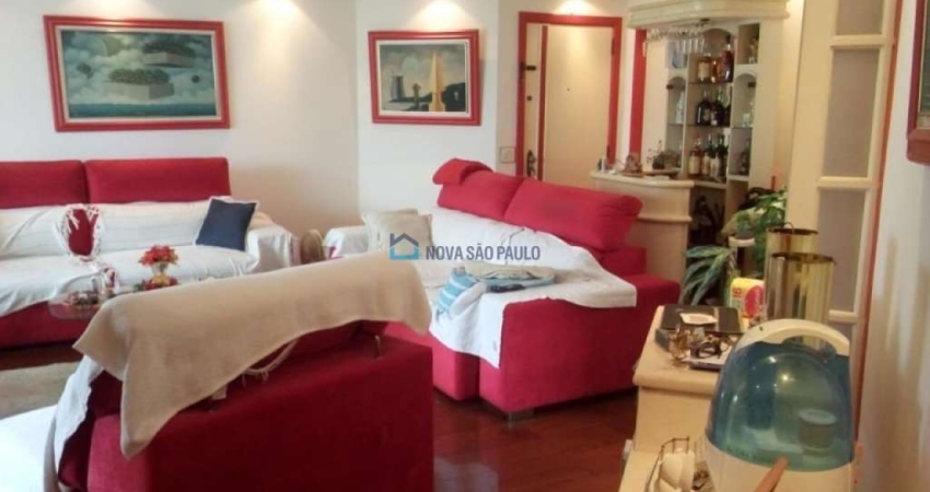 Apartamento com 03 dormitórios na região do Brooklin