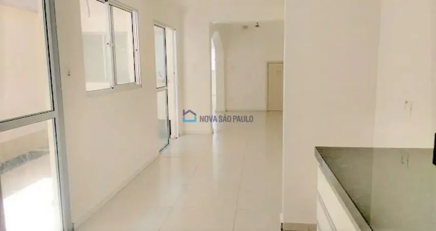 Sobrado à venda com 3 quartos e 2 vagas de garagem na Granja Julieta