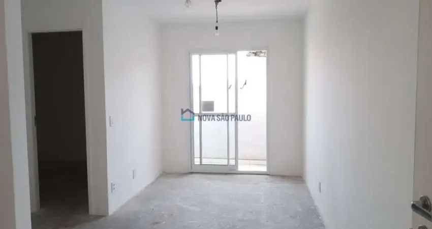 Apartamento à venda, com 1 quarto, sacada, próximo ao metrô Jabaquara