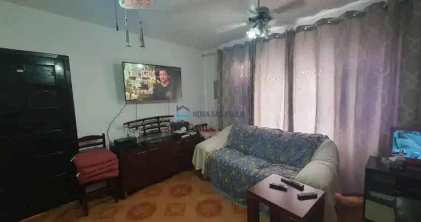 Vende Casa Com 3 DormitóriosSuítes e Vaga Para 5 Automóveis - Vl. Santa Catarina