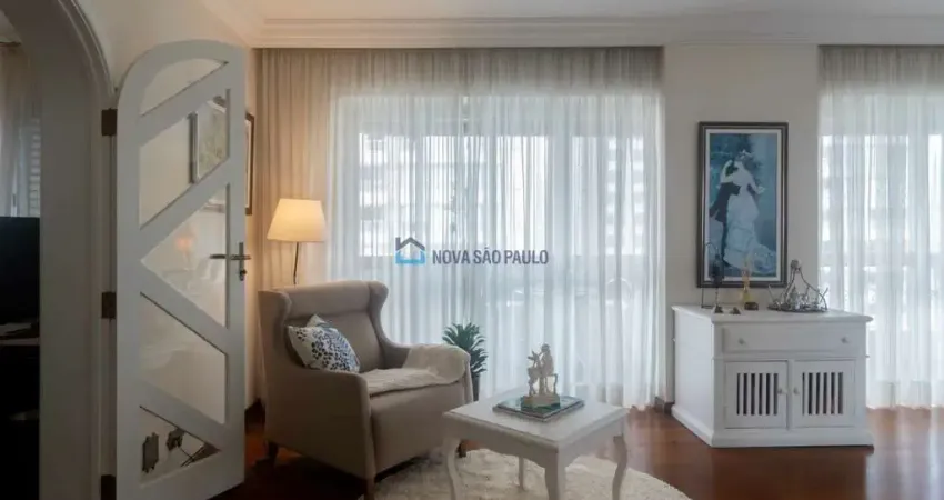 Moema Pássaros. Venda. Apartamento com 198m². 4 dormitórios. 3 Suítes. 3 Vagas.