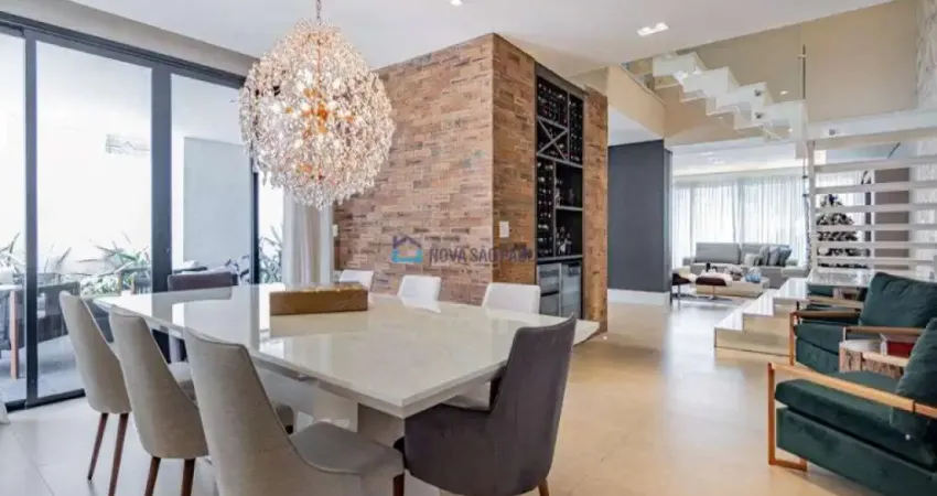 Casa com 4 Quartos e 4 vagas à Venda, com 415m², no Jd Paulista, a duas quadras do Parque Ibirapuera