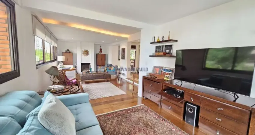 Apartamento no Campo Belo | 4 Quartos | 3 Suítes | 3 Vagas | Venda