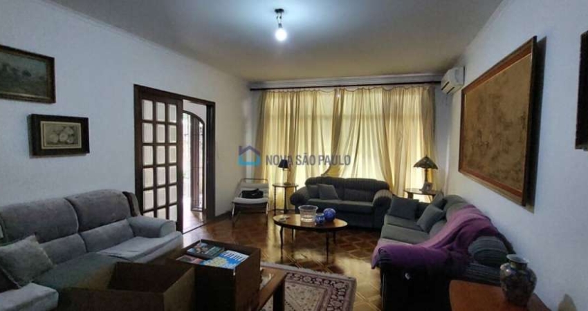 Casa com  4 quartos sendo 2 suites à  venda no  Planalto Paulista.