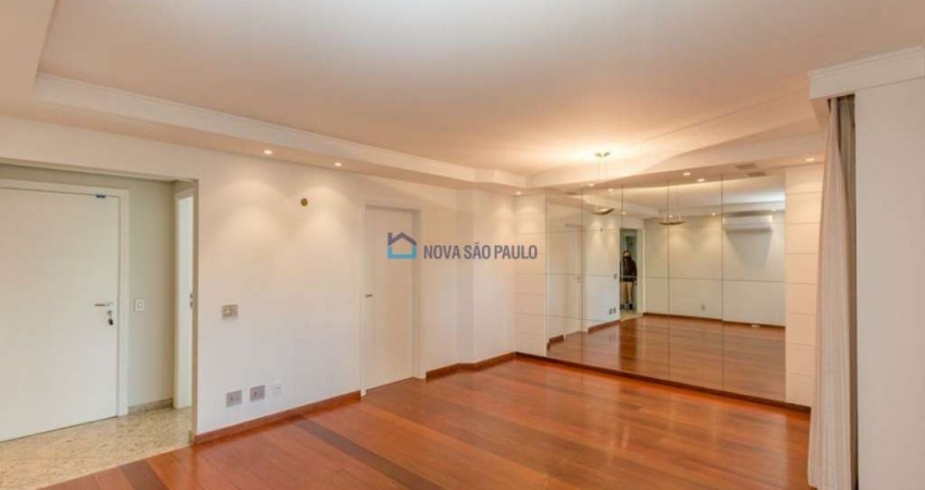 Venda. Brooklin Paulista. Apartamento 138M². 4 quartos. 3 vagas