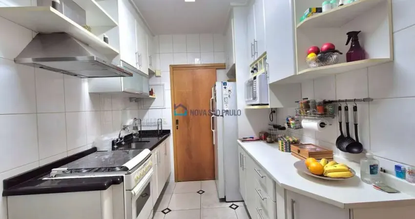 Apartamento, próximo ao metrô Praça da Árvore com 2 vagas livres e depósito privativo!