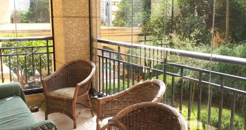 com 3 Dormitórios sendo 2 Suítes. Living amplo integrado ao terraço