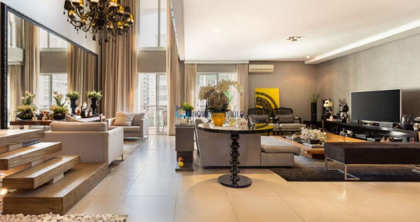 Duplex em Moema com 2 quartos e 2 vagas.