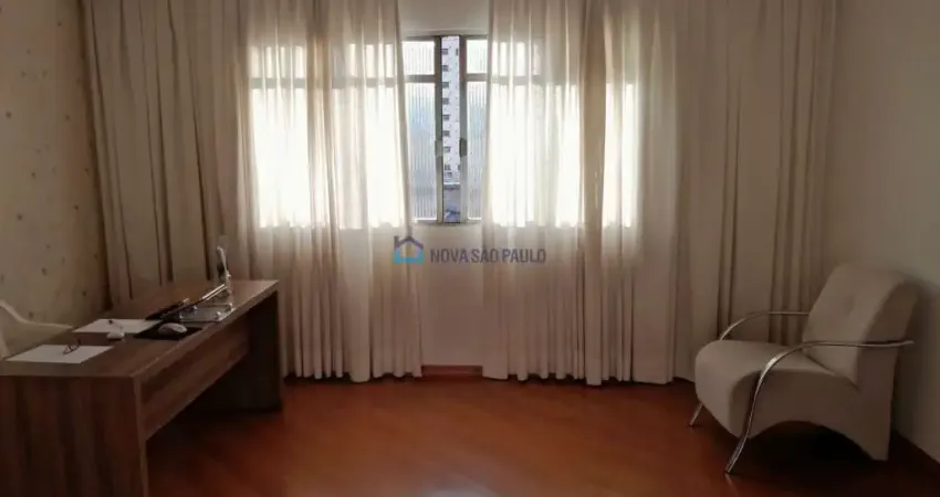 Apartamento próximo metrô Jabaquara, escolas, supermercados, bancos.