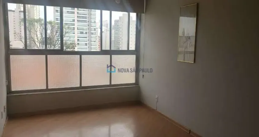 Apartamento à venda na Vila Clementino com 3 quartos e 1 vaga de garagem.