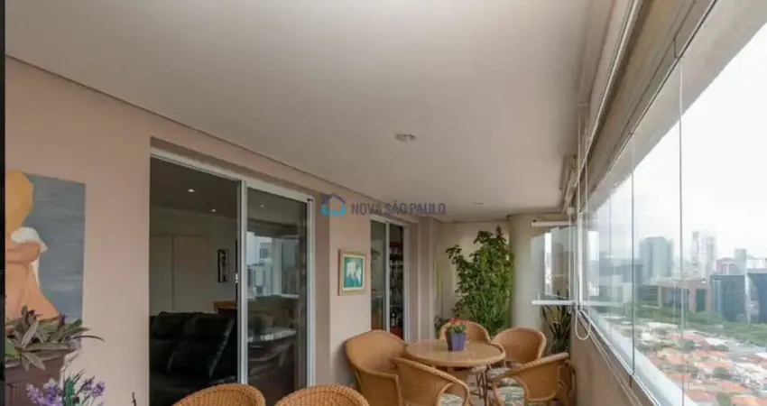 Apartamento no Brooklin | 3 Quartos | 2 Suítes | 4 Vagas | Venda