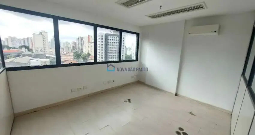 Sala comercial na Praça da Árvore, 58m² com 1 banheiro e 1 vaga.