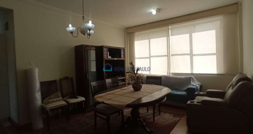 Apartamento na Vila Mariana,  2 Dormitórios + Dependencias