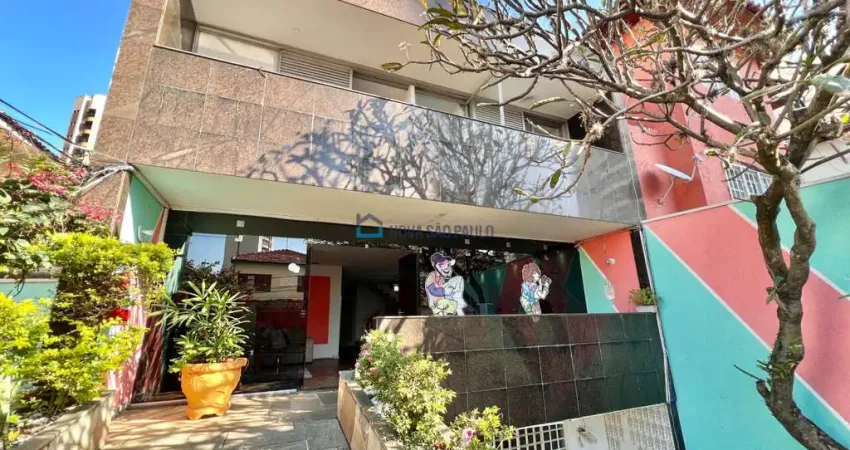 Sobrado comercial à venda, com 11 quartos, 7 banheiros, 384 m², próximo ao metrô Praça da Árvore