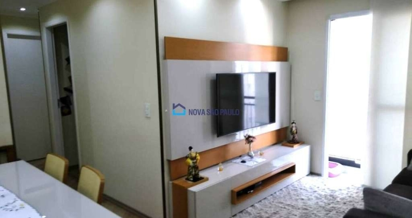 Apartamento a venda Sacomã. Todo reformado. Lazer com piscina, sauna, academia.