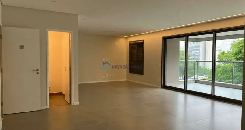 Apartamento à venda, 3 quartos,  no Campo Belo, prédio novo