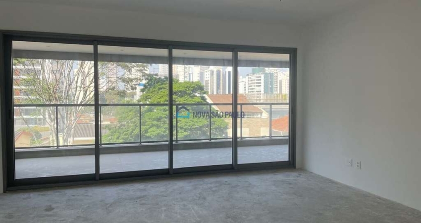Apartamento à venda, no Campo Belo, prédio novo, 4 quartos