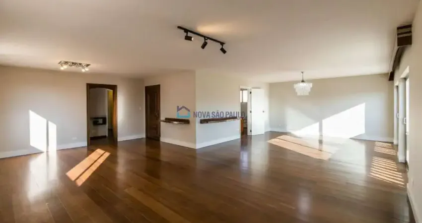 Apartamento  de 200 m², com 3 dormitórios, 1 suíte, 3 vagas de garagem