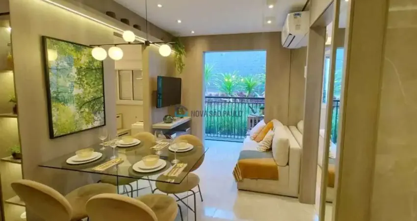 Apartamento à venda, com 2 dormitórios e sacada, a 300 metros do metrô Alto do Ipiranga