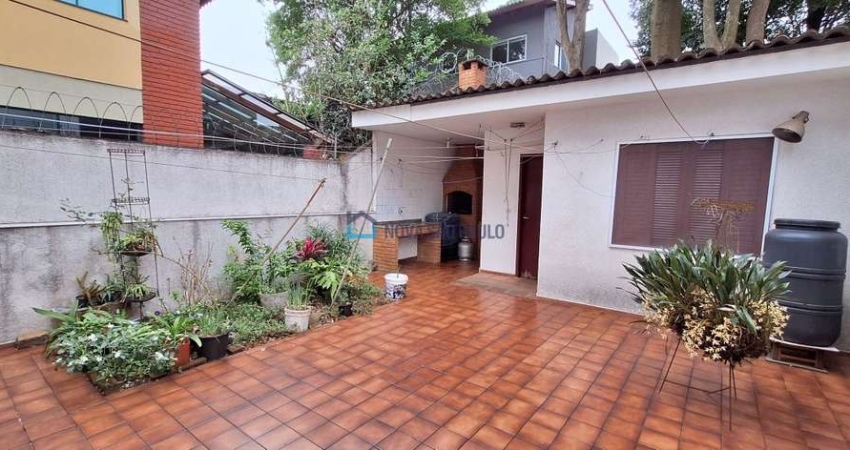 Sobrado à Venda com 3 Quartos, 2 Vagas + Edícula, 202 m² (CIDADE VARGAS)