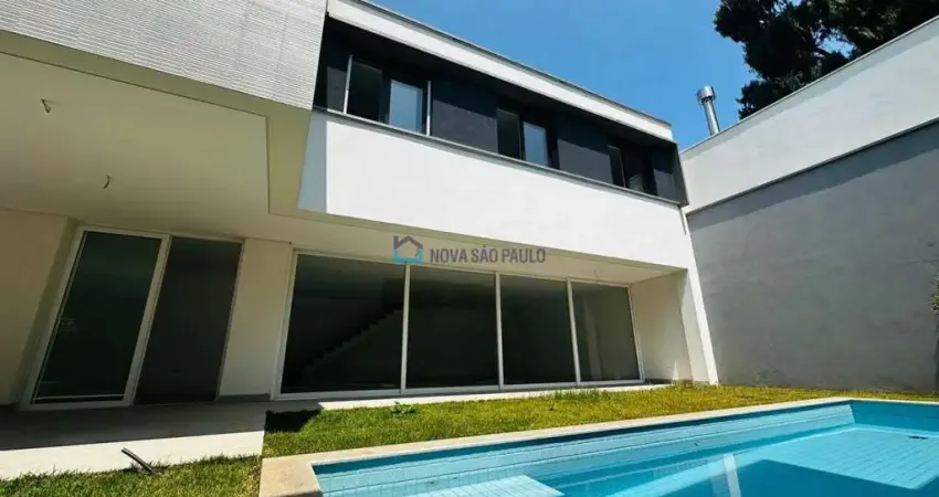 Casa de Condomínio com 4 Quartos, suítes  e 6 banheiros à Venda, 450 m²