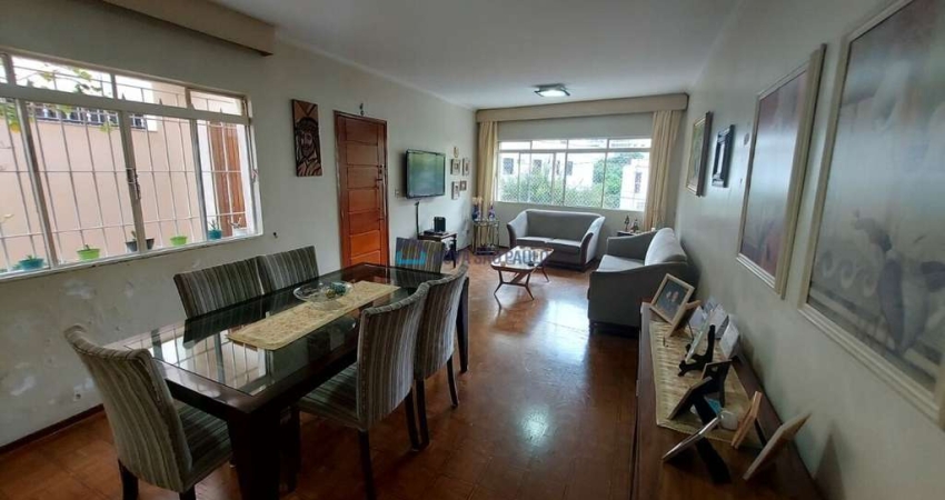 Casa à venda na Vila Mariana com 2 quartos e 2 vagas de garagem.