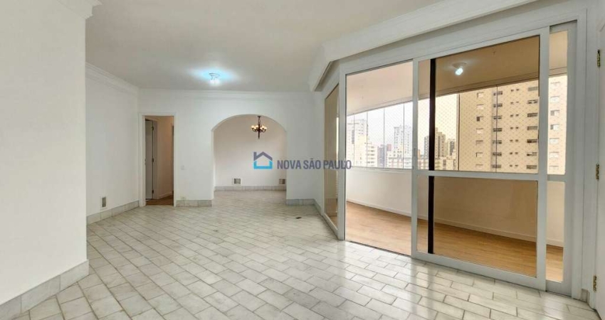 Apartamento com Varanda à Venda Moema, 2 Quartos 1 suíte ,2 vagas, Lazer  .