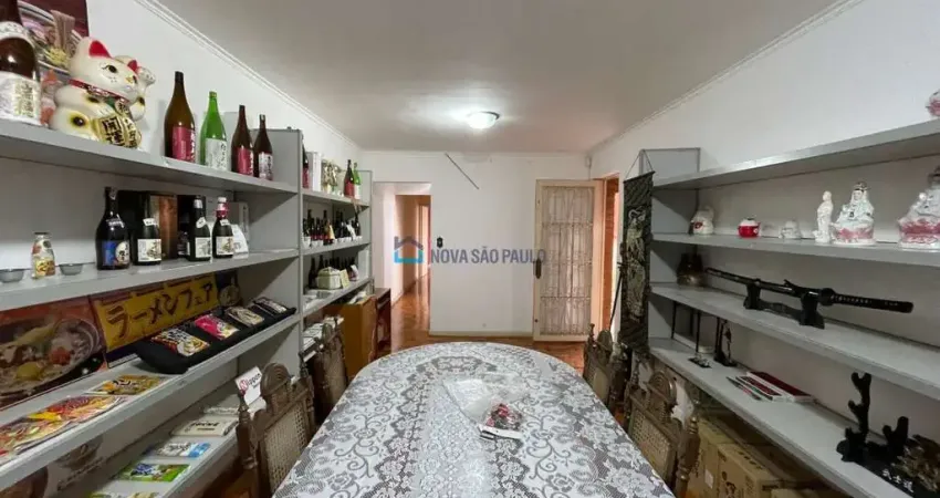 Sobrado com 04 dormitórios na região da Vila Mariana