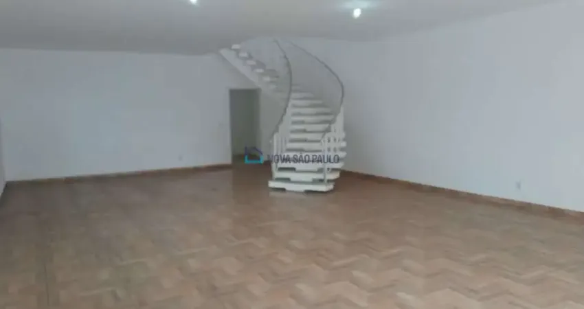 Sobrado Comercial  à venda na Avenida Indianópolis Planalto Paulista.