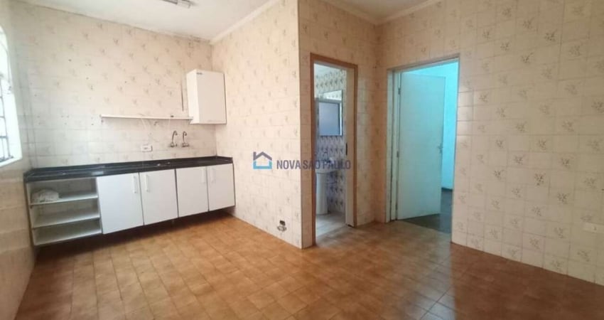Casa Térrea com 2 quartos, 2 vagas, edícula na  Vila Brasilio Machado