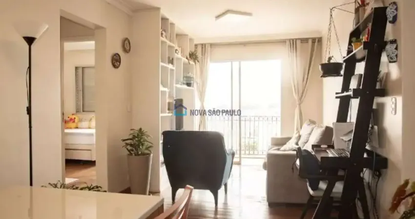Apartamento com 61 metros próximo ao Metrô Praça da Árvore.