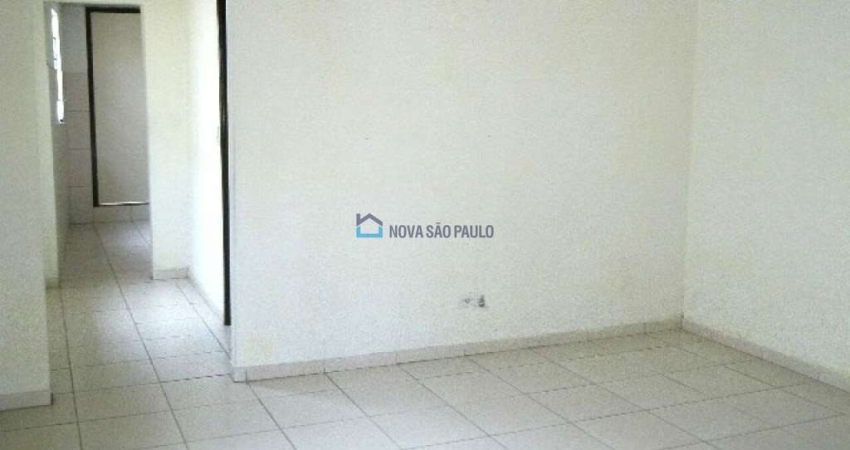 Casa Térrea à Venda - Metrô Jabaquara - 2 casas no mesmo terreno, 2 quartos 1 vaga coberta