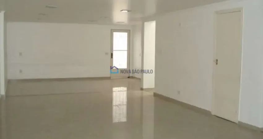 Sobrado Comercial com 204 Metros, Frente 7 Metros,  Próximo Hospital Sao Paulo