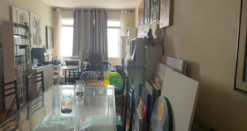 Apartamento a venda localizado a 250 metros do Metrô Saúde