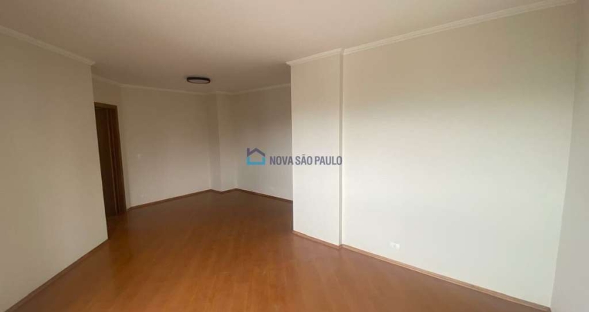 Apartamento 03 dormitórios e 03 vagas na Saúde! 118m2!