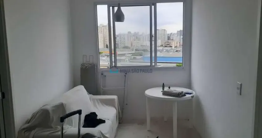 Apartamento com 02 dormitórios na região do Brás.
