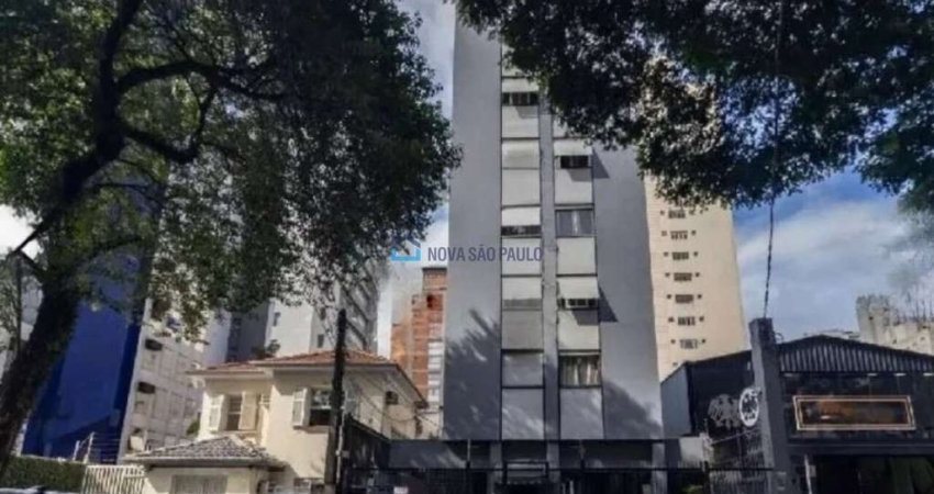 Apartamento 73m² - Moema - 2 Dormitórios, 1 Vaga